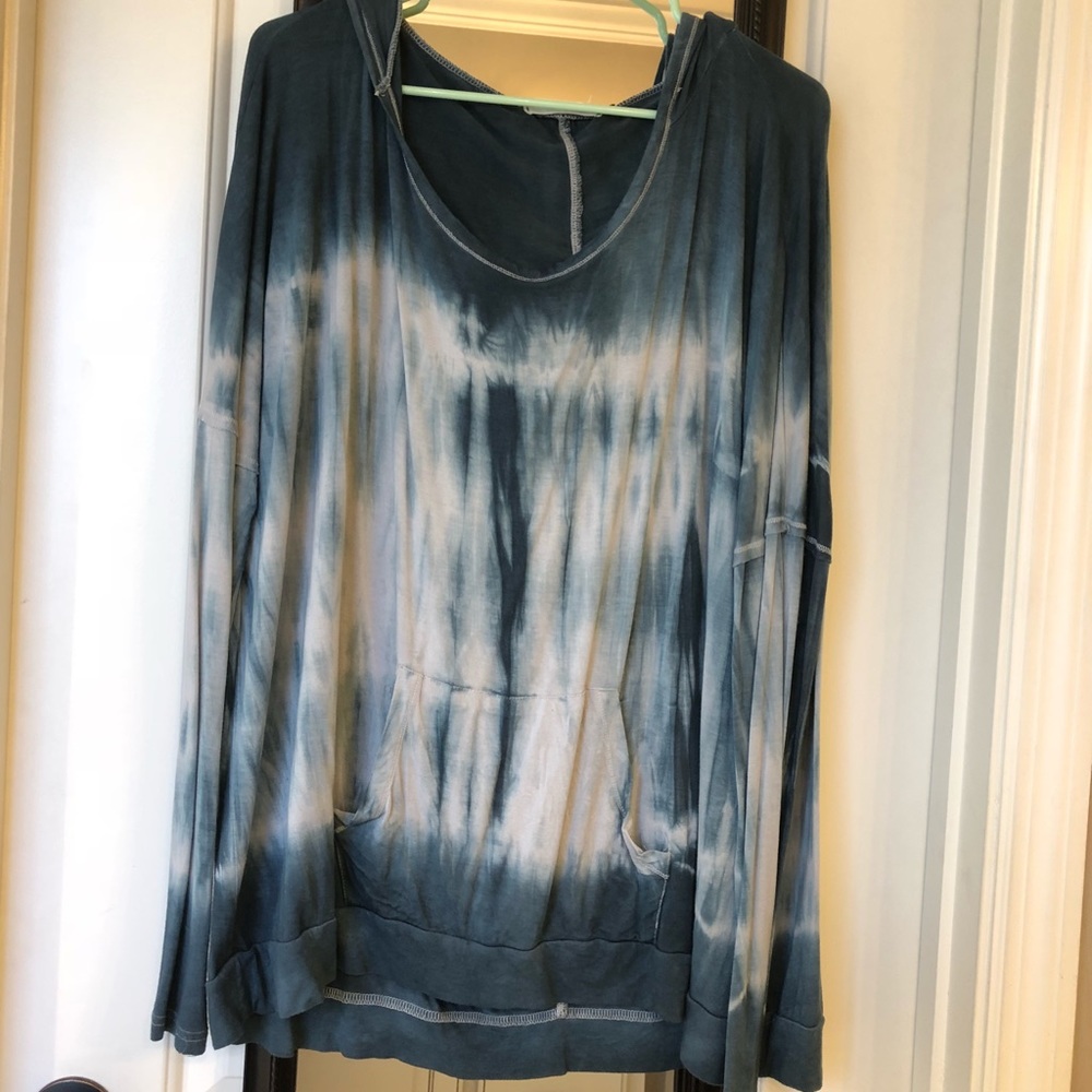 Blue Tie Dye pullover